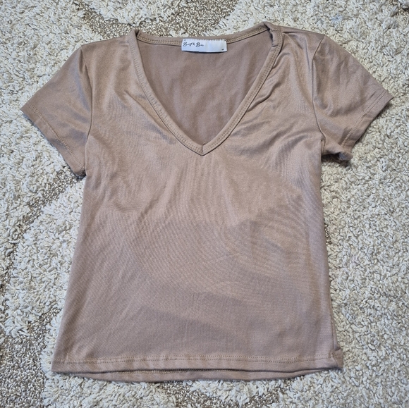 Brit And Bri XS V neck Tee Stretchy - Picture 2 of 8